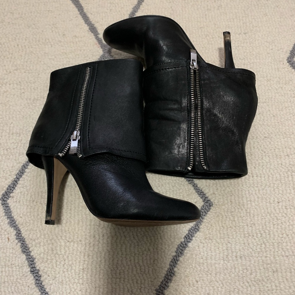 Black booties Vince Camuto